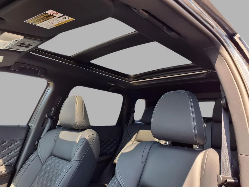 New 2026 Gray Nissan Platinum image 24