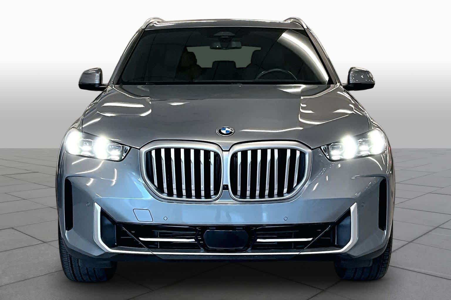 Used 2026  BMW xDrive40i image 4