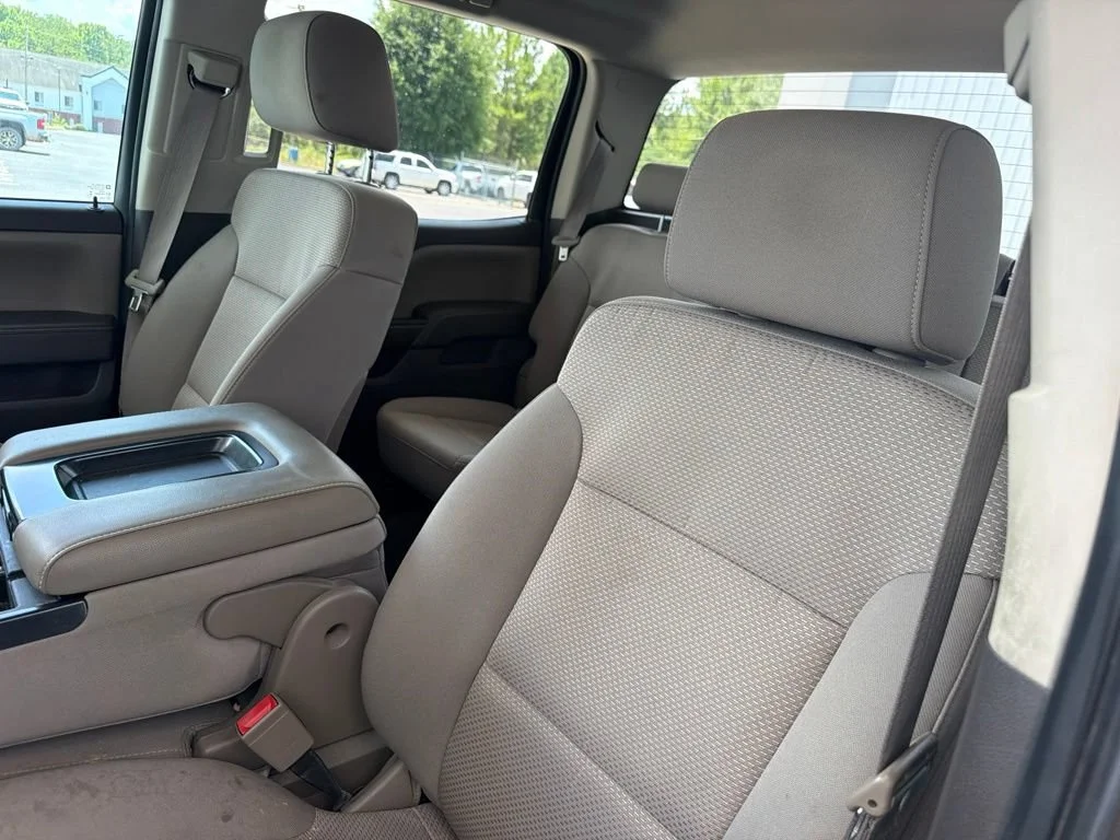 Used 2015 BROWNSTONE METALLIC Chevrolet LT image 9