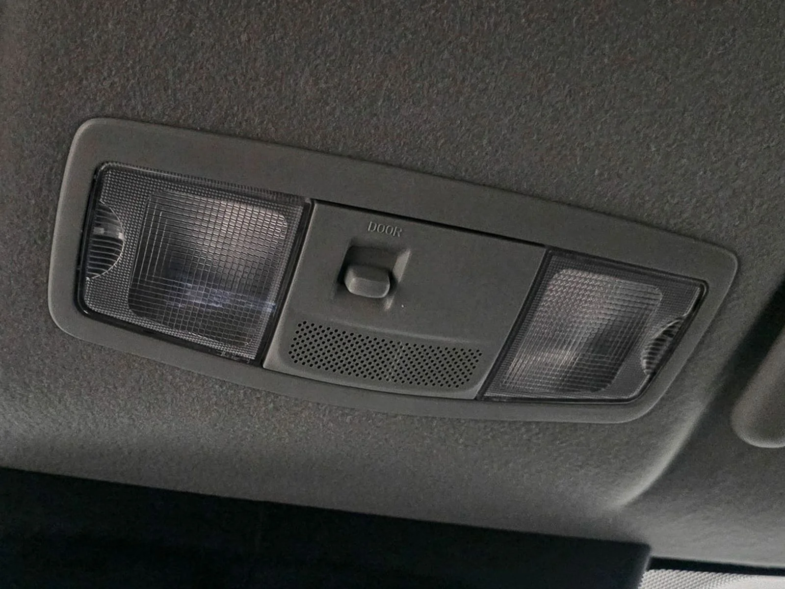 Used 2024  Mitsubishi  image 31