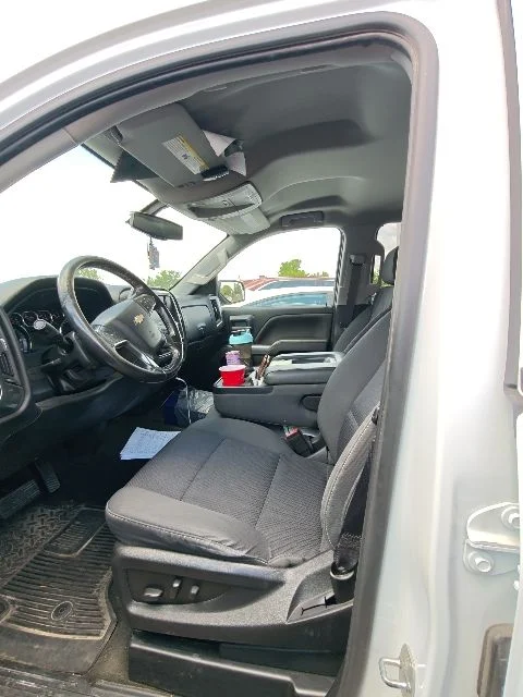 Used 2018 White Chevrolet LT image 3
