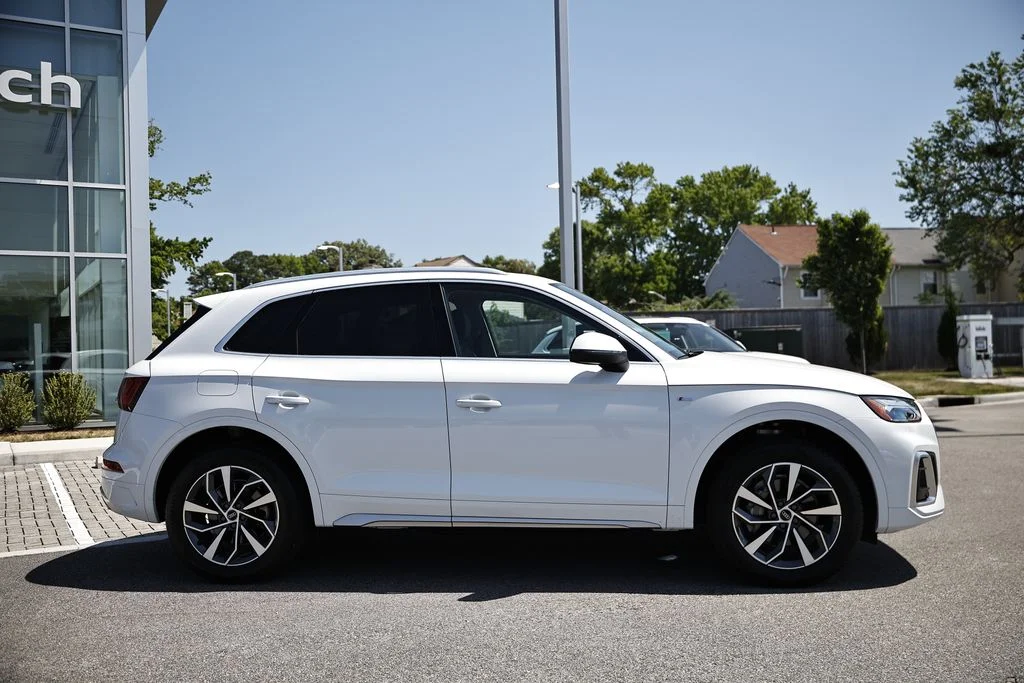 Used 2025 Glacier White Audi 45 S line Premium image 4
