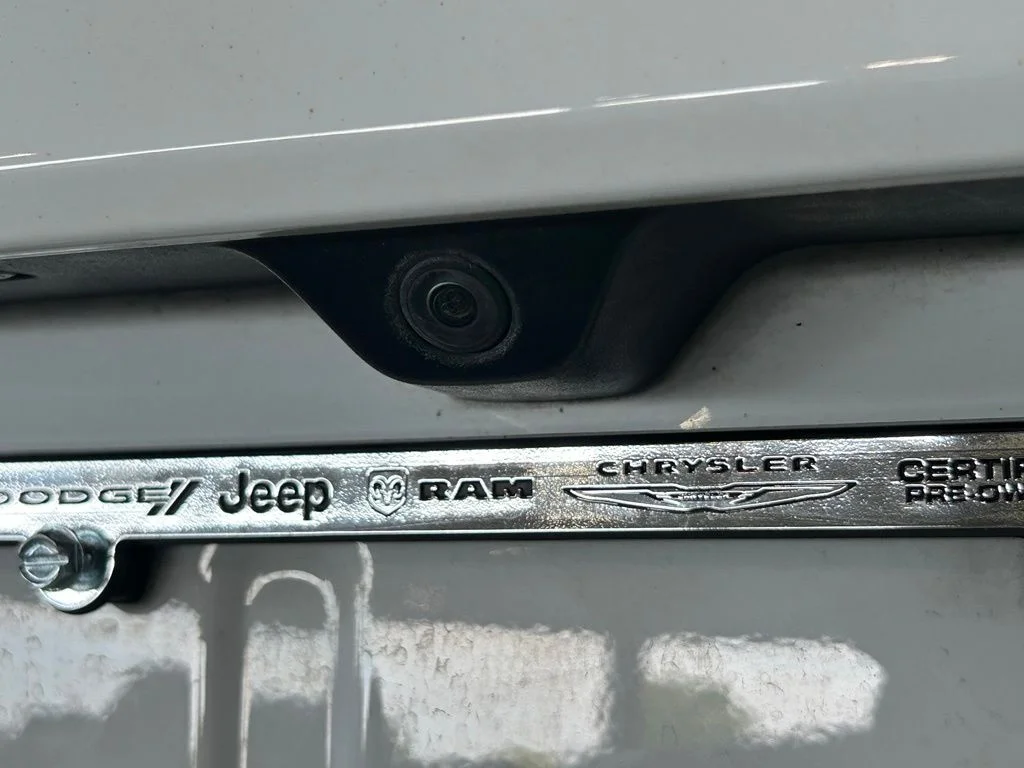 Used 2020 Bright White Clearcoat Jeep Altitude image 40