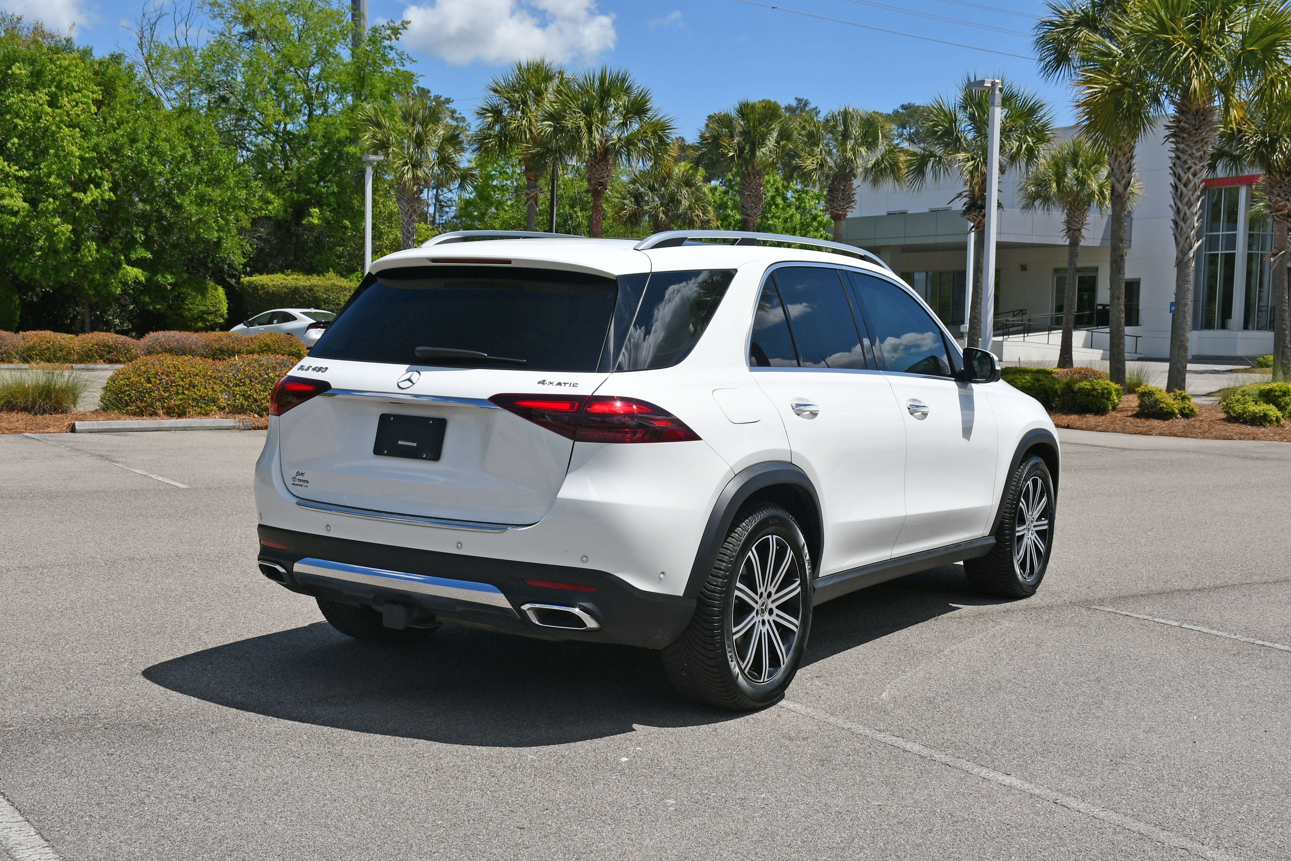 Used 2024 White Mercedes-Benz GLE 450 image 2