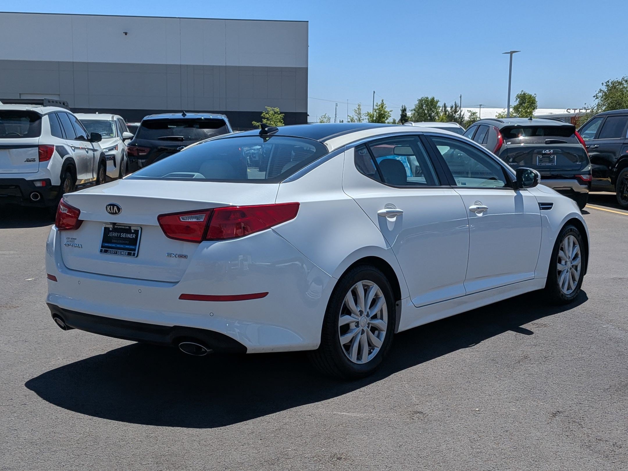 Used 2014 Snow White Pearl Kia EX image 5
