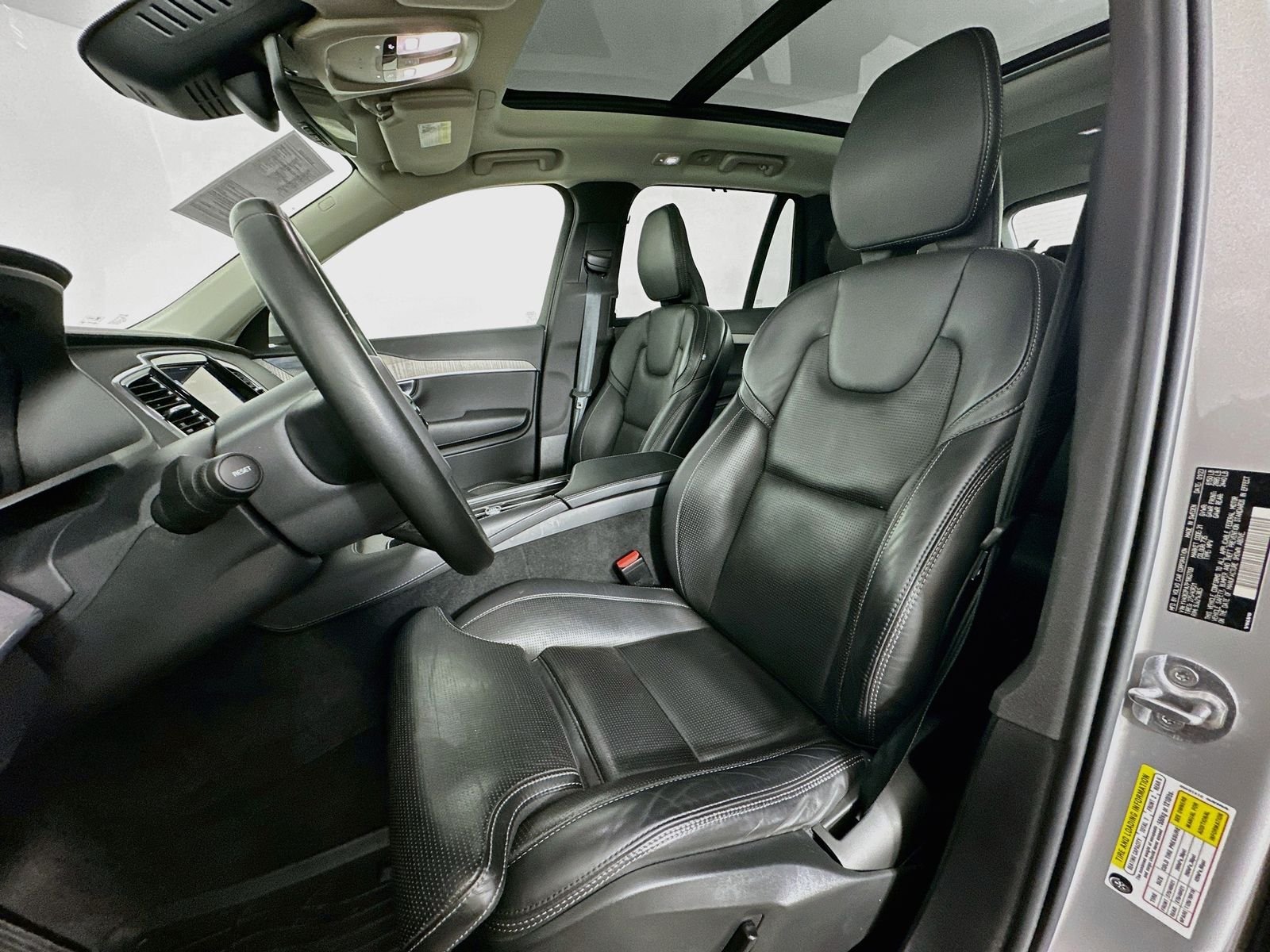 Used 2023 Silver Dawn Metallic Volvo Ultimate image 22