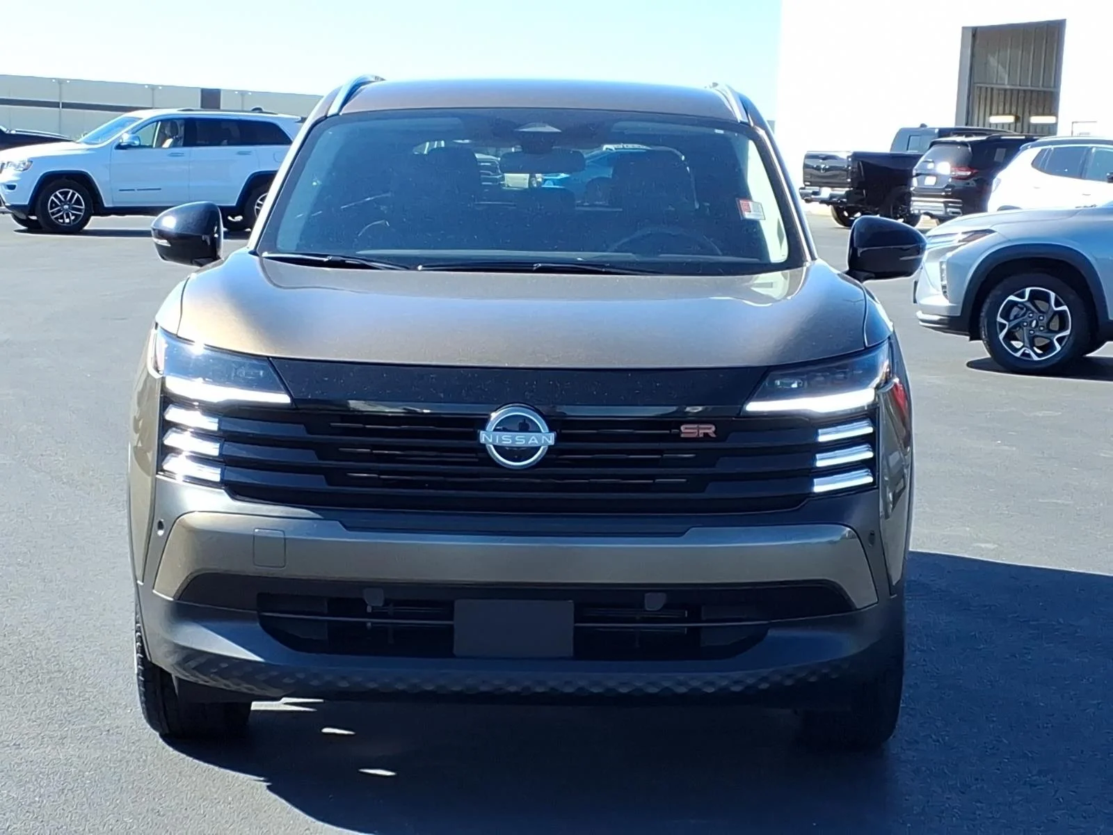 Used 2026 Canyon Bronze Metallic Nissan SR image 17