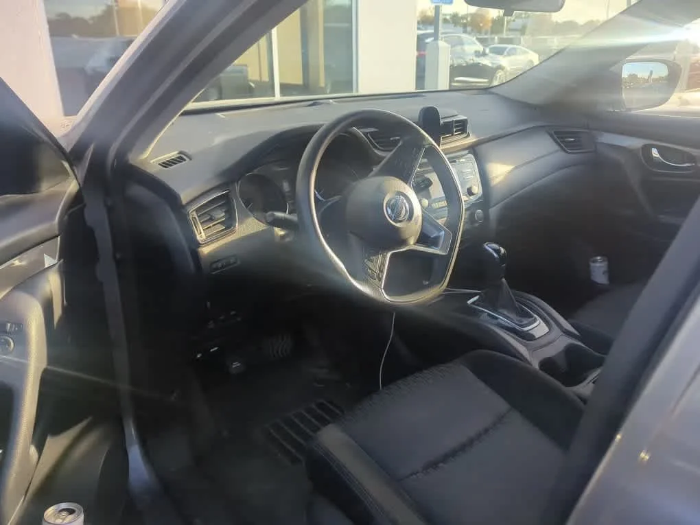 Used 2017 Gun Metallic Nissan S image 6