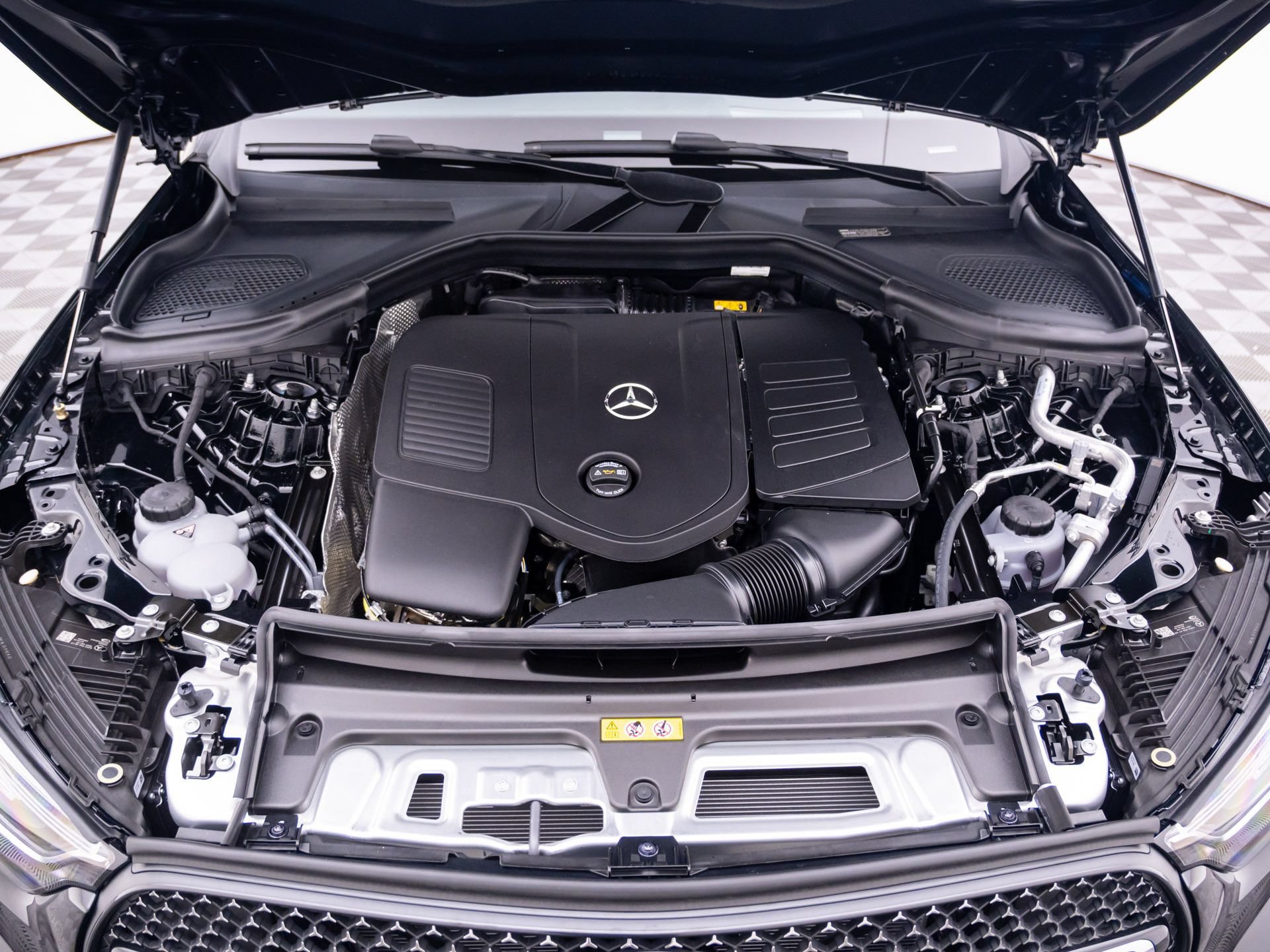 New 2027 Black Mercedes-Benz GLC 300 image 71