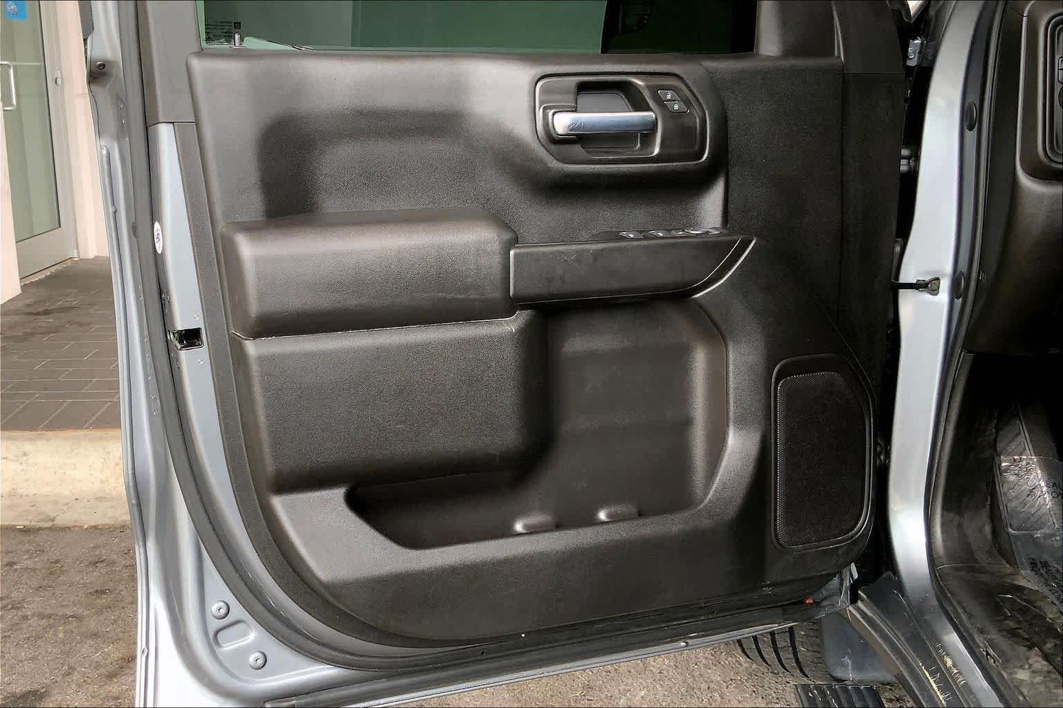 Used 2021 Satin Steel Metallic Chevrolet Custom image 22