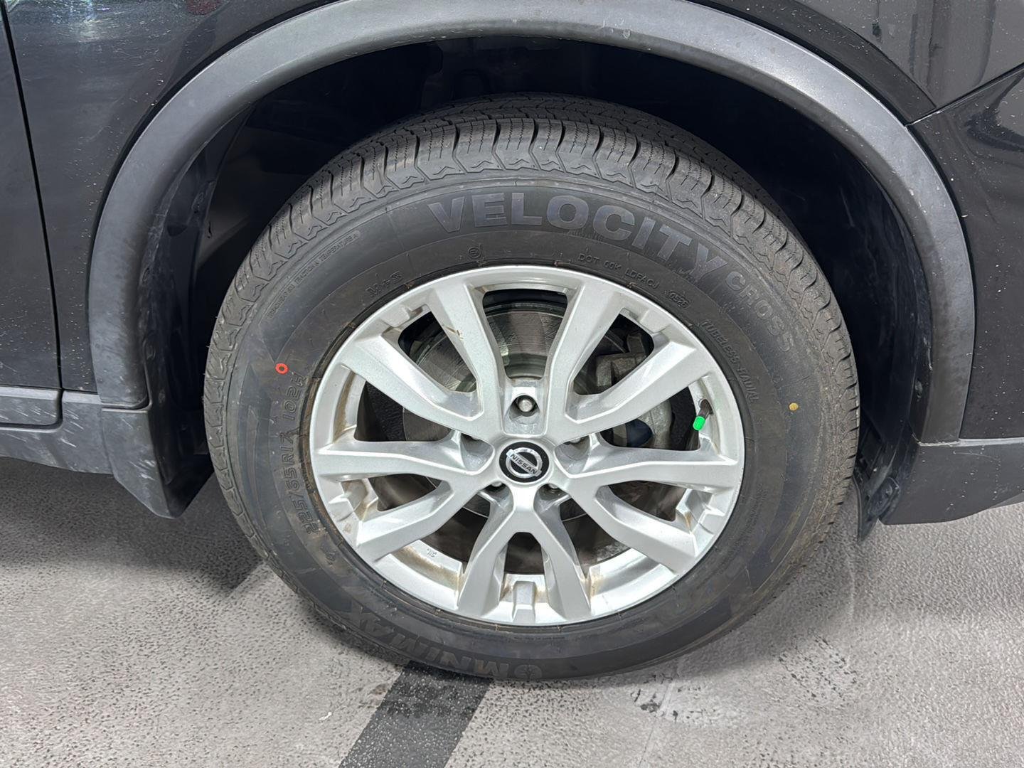 2018 Nissan Rogue SV - Photo 17