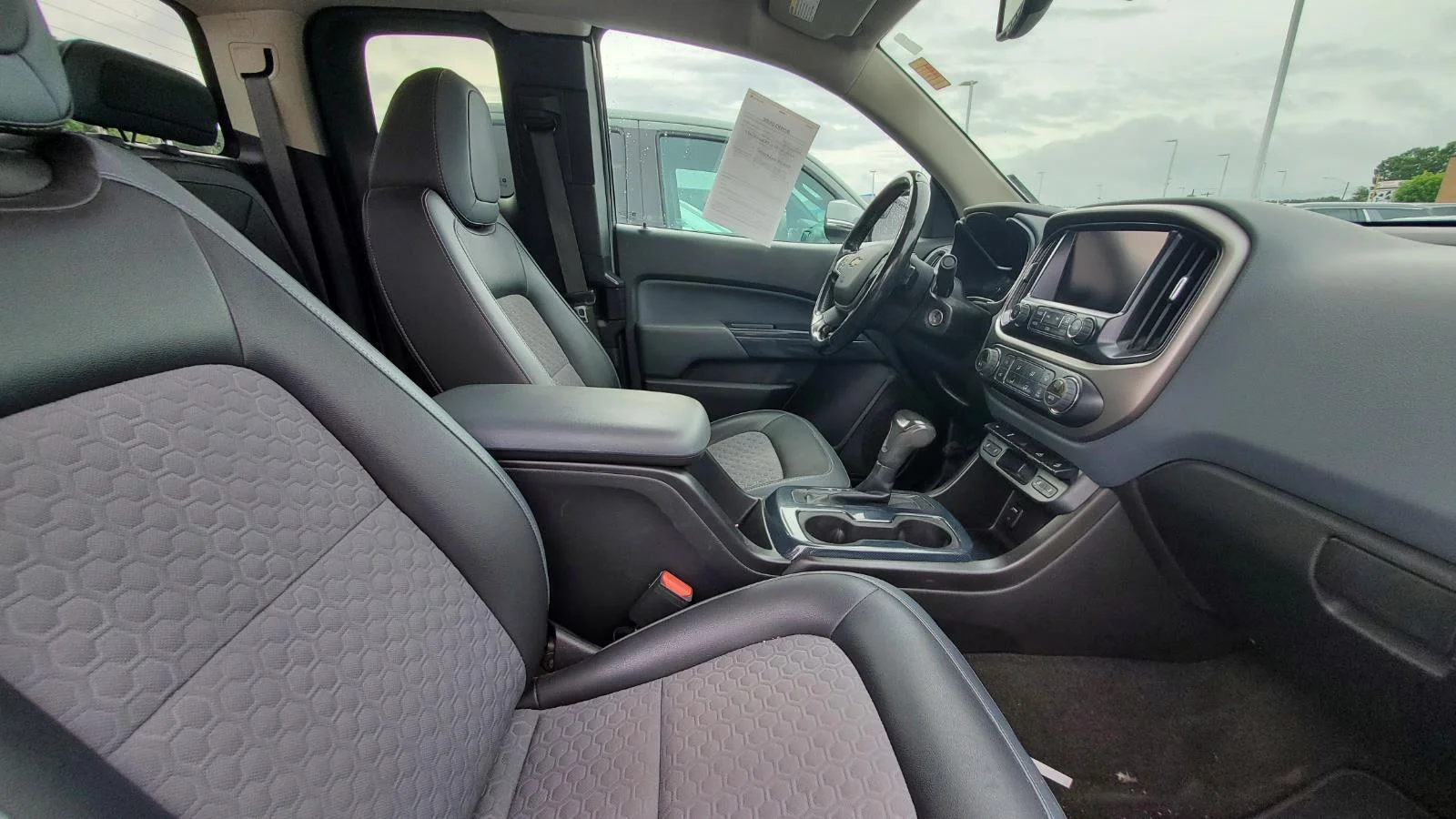 Used 2016 SUMMIT WHITE Chevrolet 4WD Z71 image 4