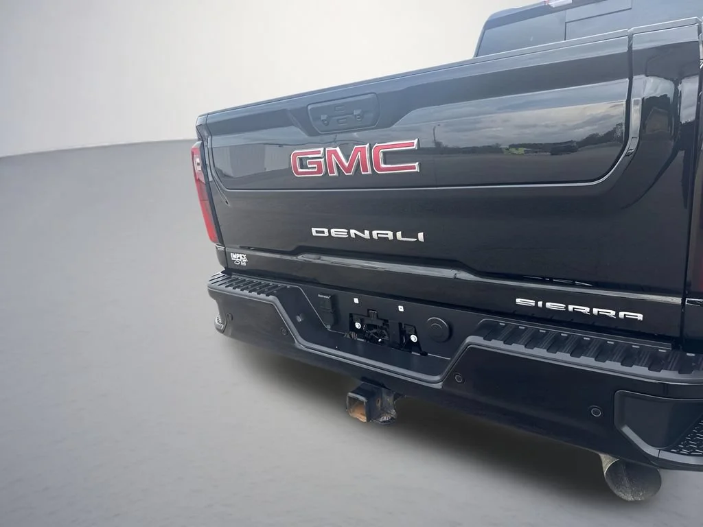 Used 2025 Onyx Black GMC Denali image 41