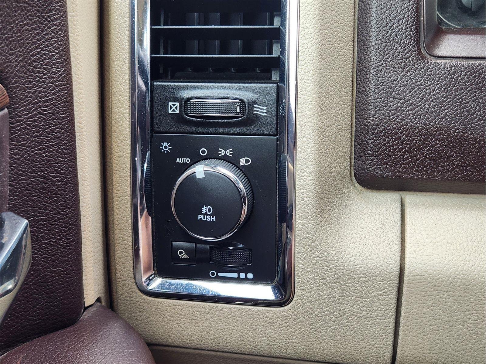 Used 2016 Brilliant Black Crystal Pearlcoat Ram Laramie image 23