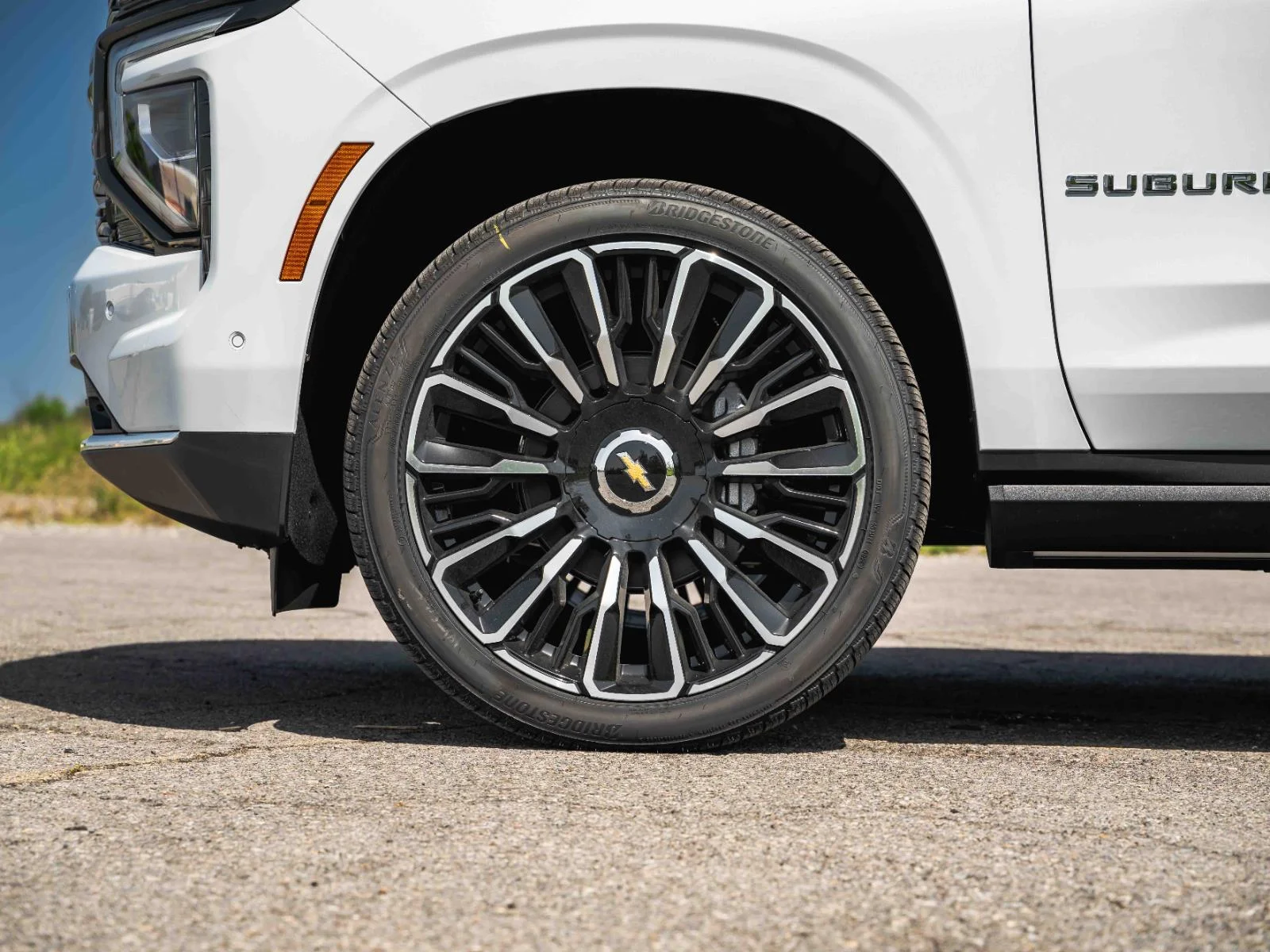New 2026 Polar White Tricoat Chevrolet High Country image 31