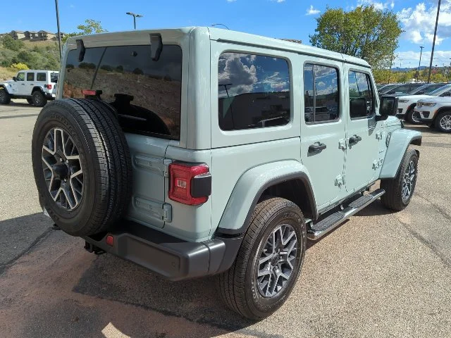 Used 2024 Gray Jeep Sahara image 4
