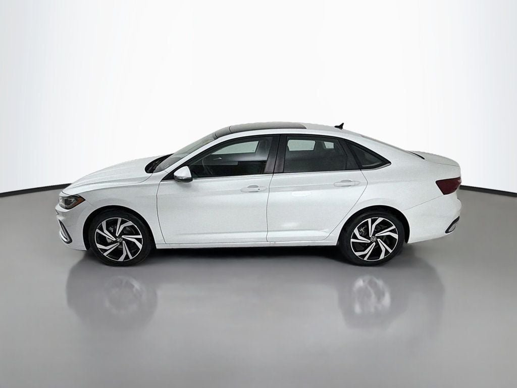 New 2026 Opal White Pearl Volkswagen SEL Automatic image 4