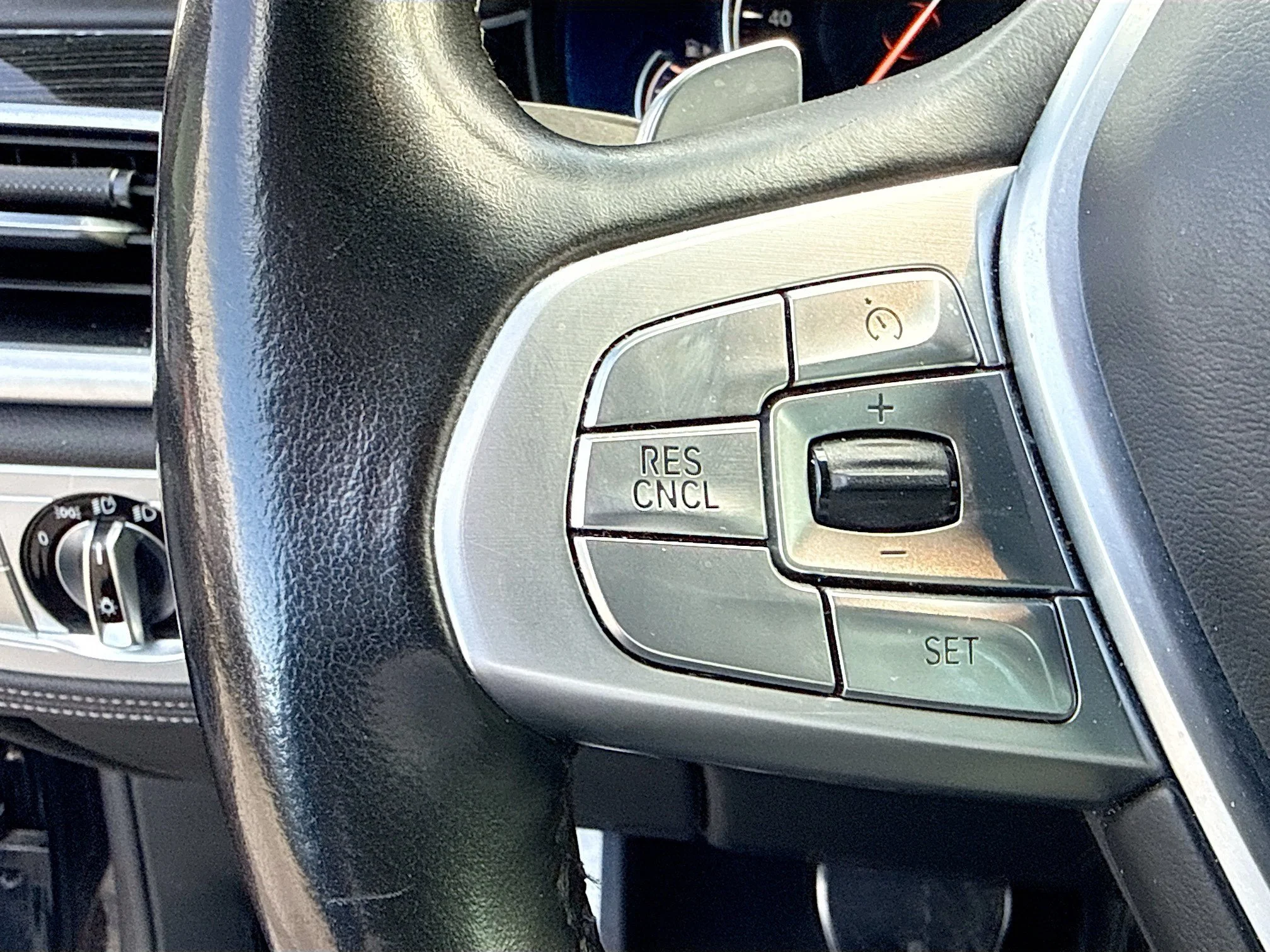 Used 2019 Black Sapphire Metallic BMW 740i image 38