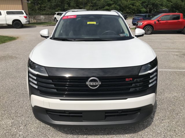 Used 2025 Aspen White Tricoat Nissan SR image 2