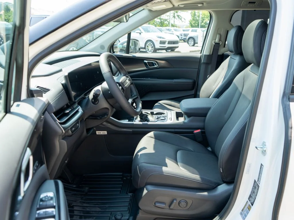 New 2027 Snow White Pearl Kia SX image 11