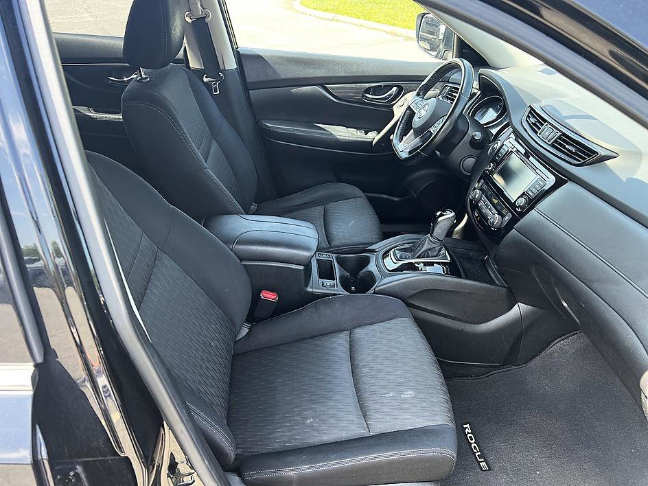 Used 2018 Caspian Blue Nissan SV image 18