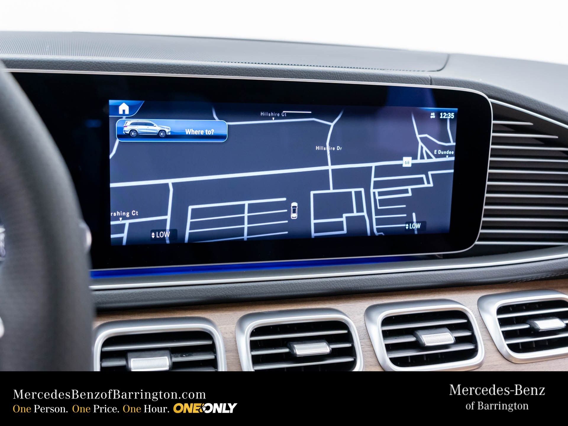 New 2026 MANUFAKTUR Moonlight White Metallic Mercedes-Benz GLS 580 image 28