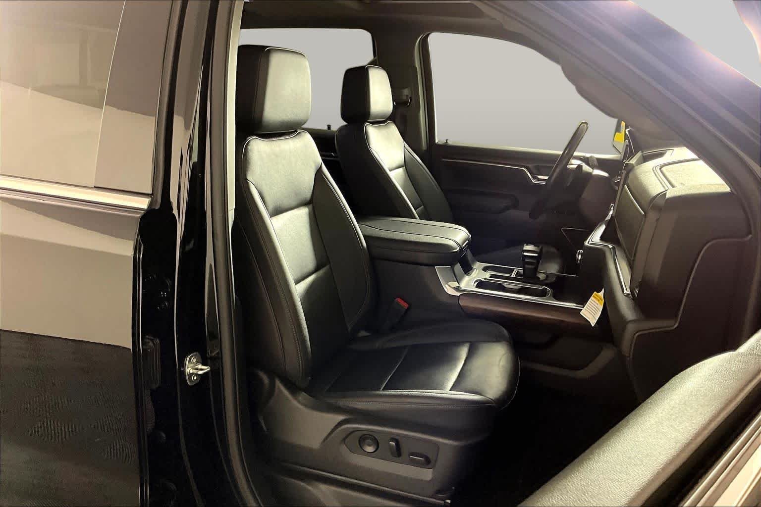 Used 2023 Onyx Black GMC SLT image 9