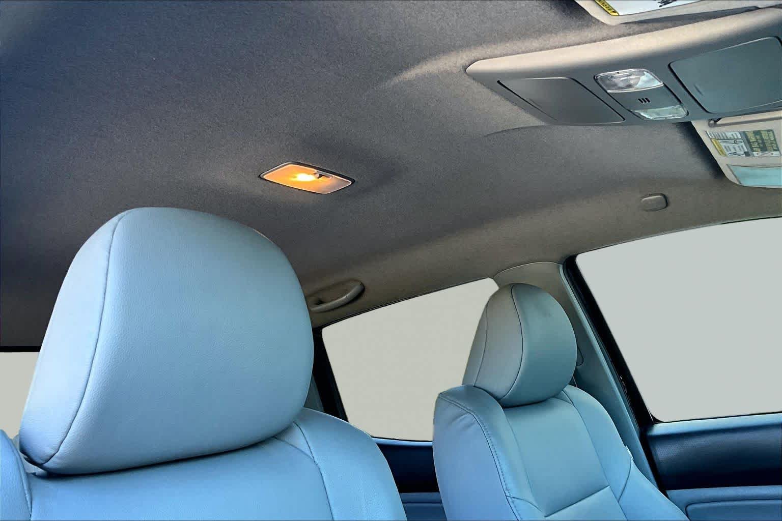 Used 2013 Black Toyota  image 14