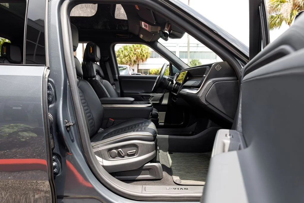 Used 2025  Rivian Adventure Dual Motor Large Pack image 21
