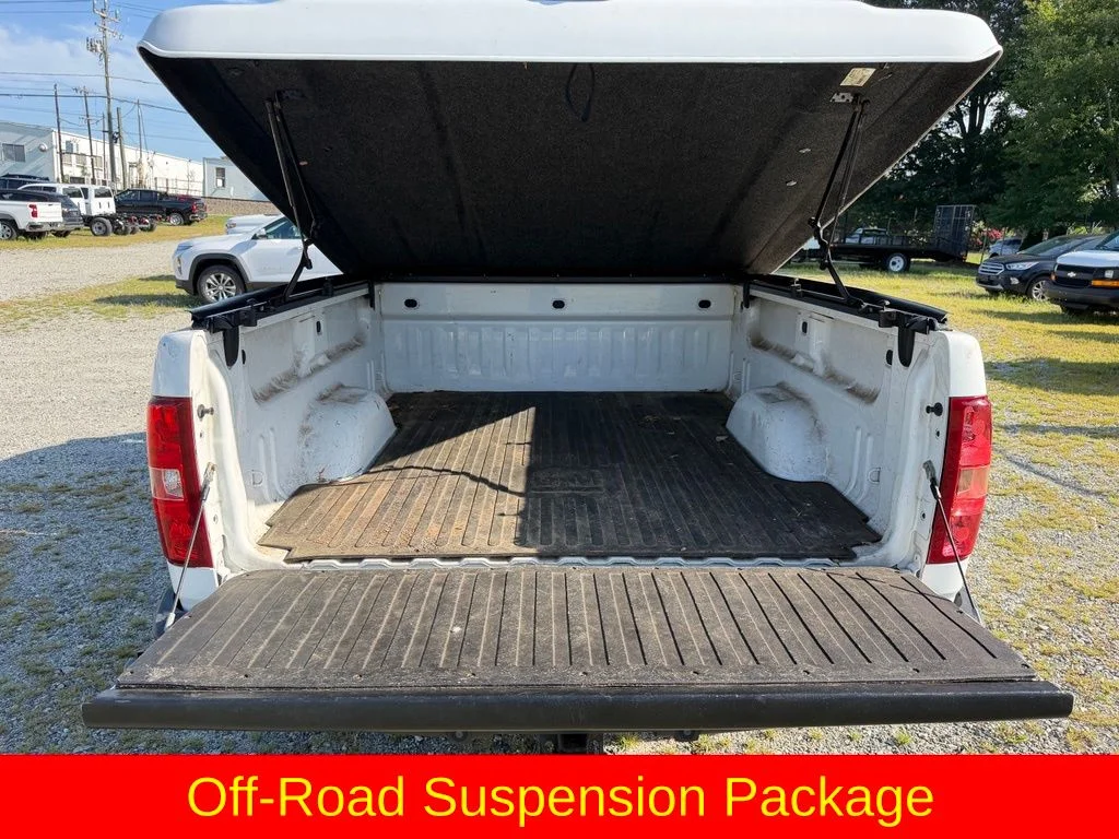 Used 2010 White Chevrolet LTZ image 18