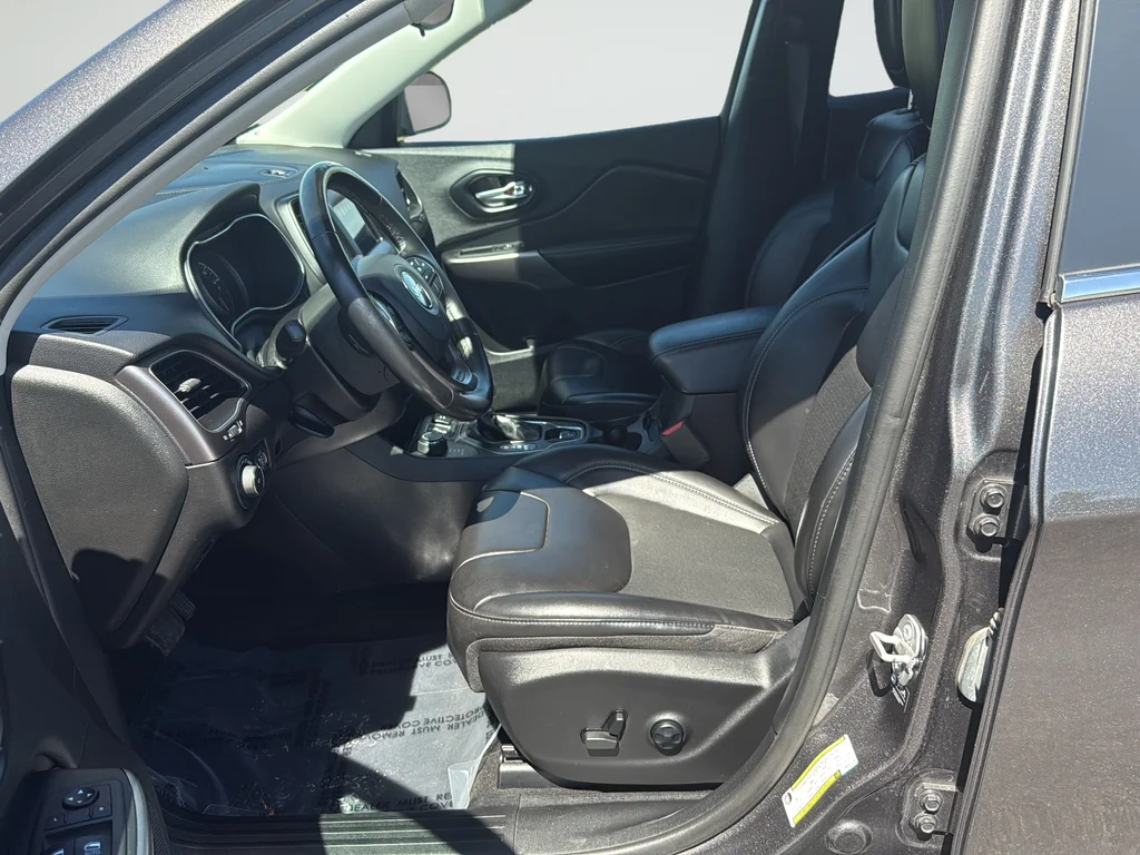 Certified Used 2021 Gray Jeep Latitude Plus image 10