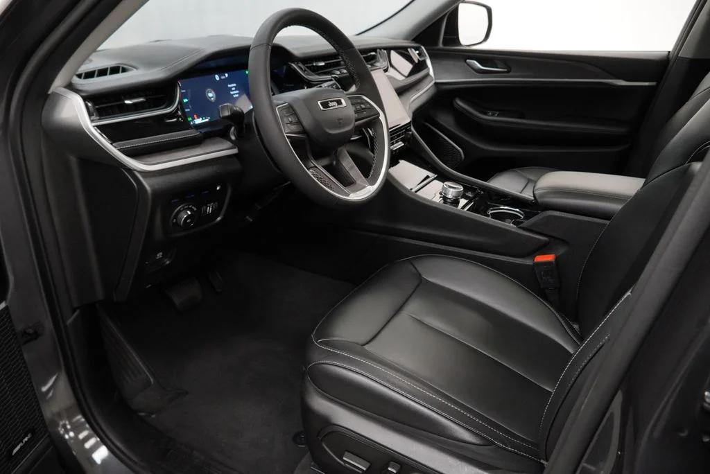 Used 2023 Gray Jeep 4xe image 19
