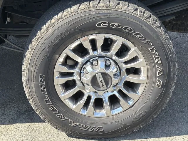 Used 2021 Black Ford XLT image 6
