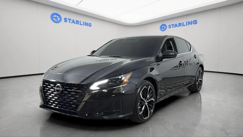 Used 2024 Black Nissan SR FWD image 16