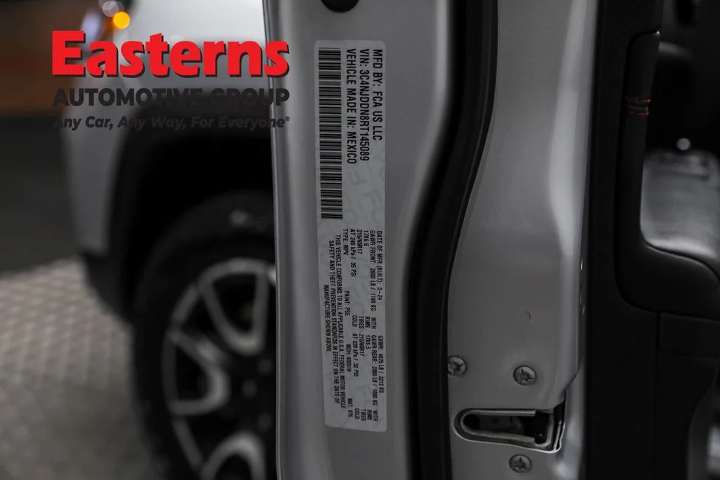 Used 2024 Silver Jeep Trailhawk image 34