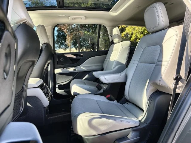 Used 2025 Gray Lincoln Premiere image 23