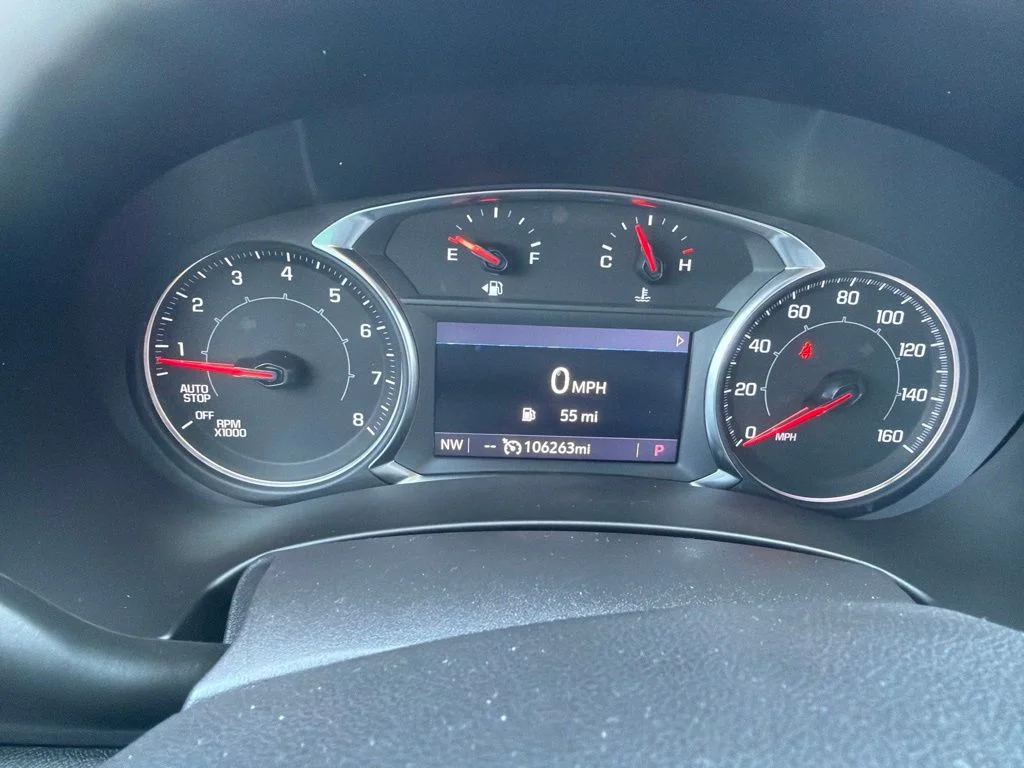 Used 2024 Summit White GMC AT4 image 24