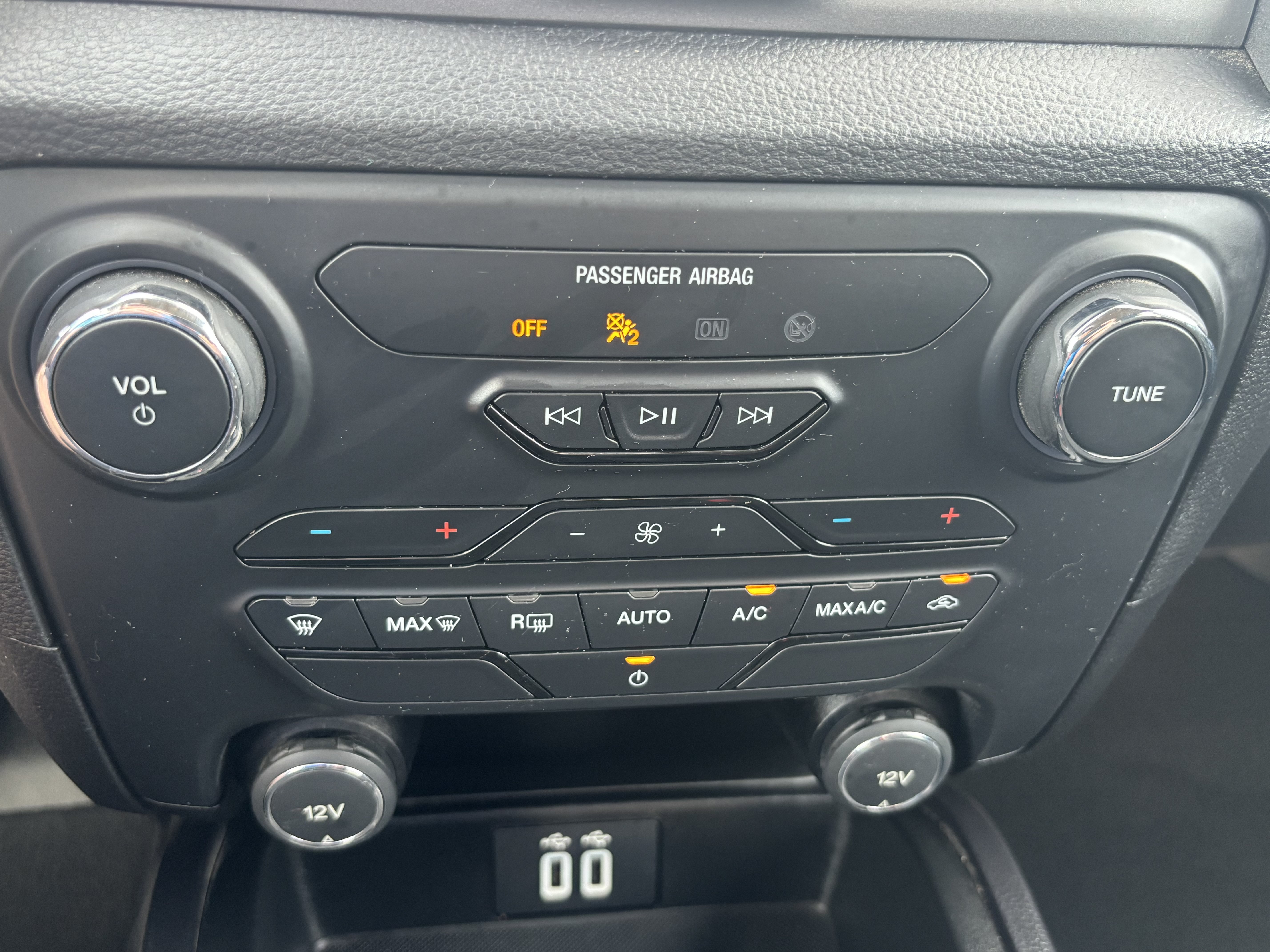 Used 2021 Oxford White Ford XLT image 15