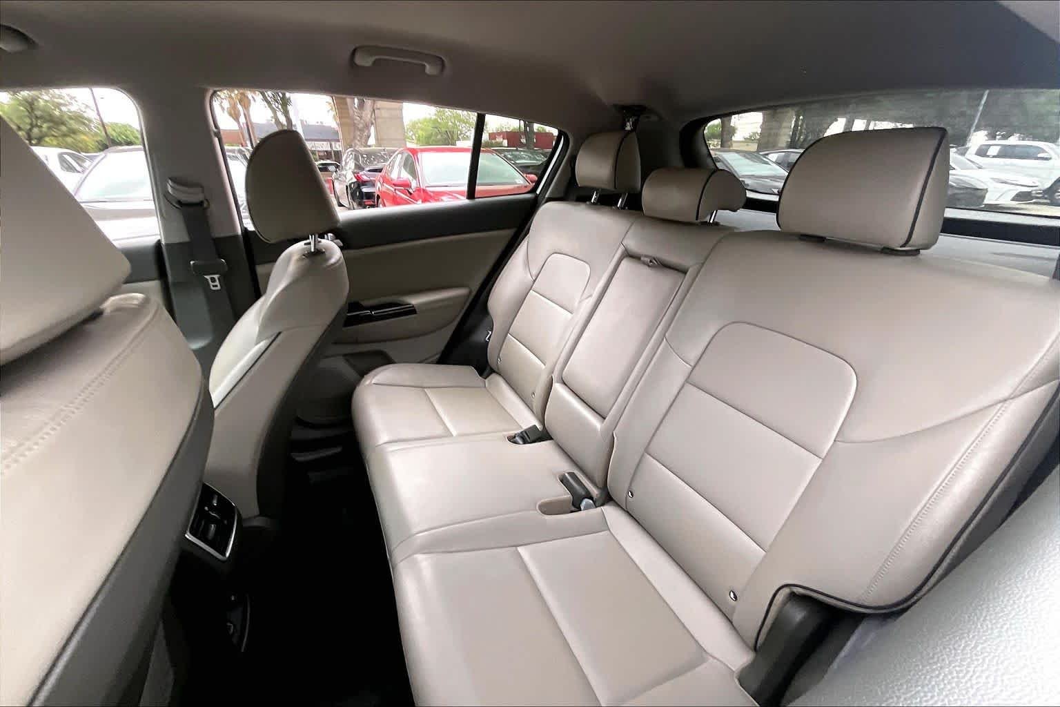 Used 2018 Snow White Pearl Kia EX image 20