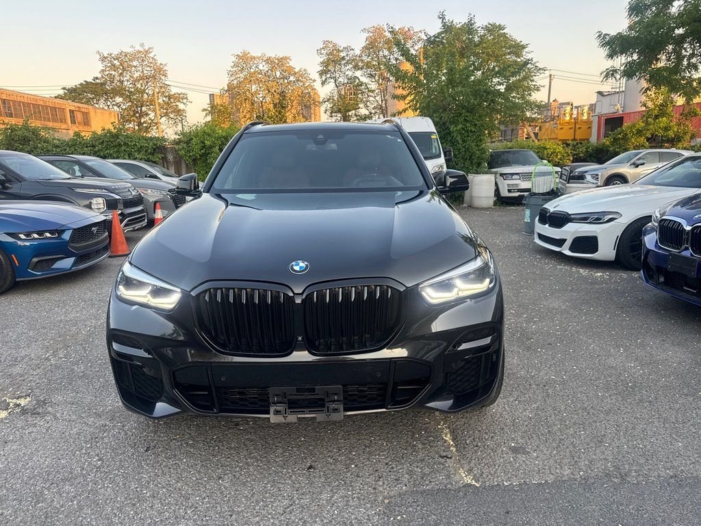 Used 2022 Black BMW xDrive40i image 2