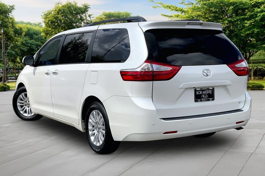 Used 2015 White Toyota XLE Premium image 4
