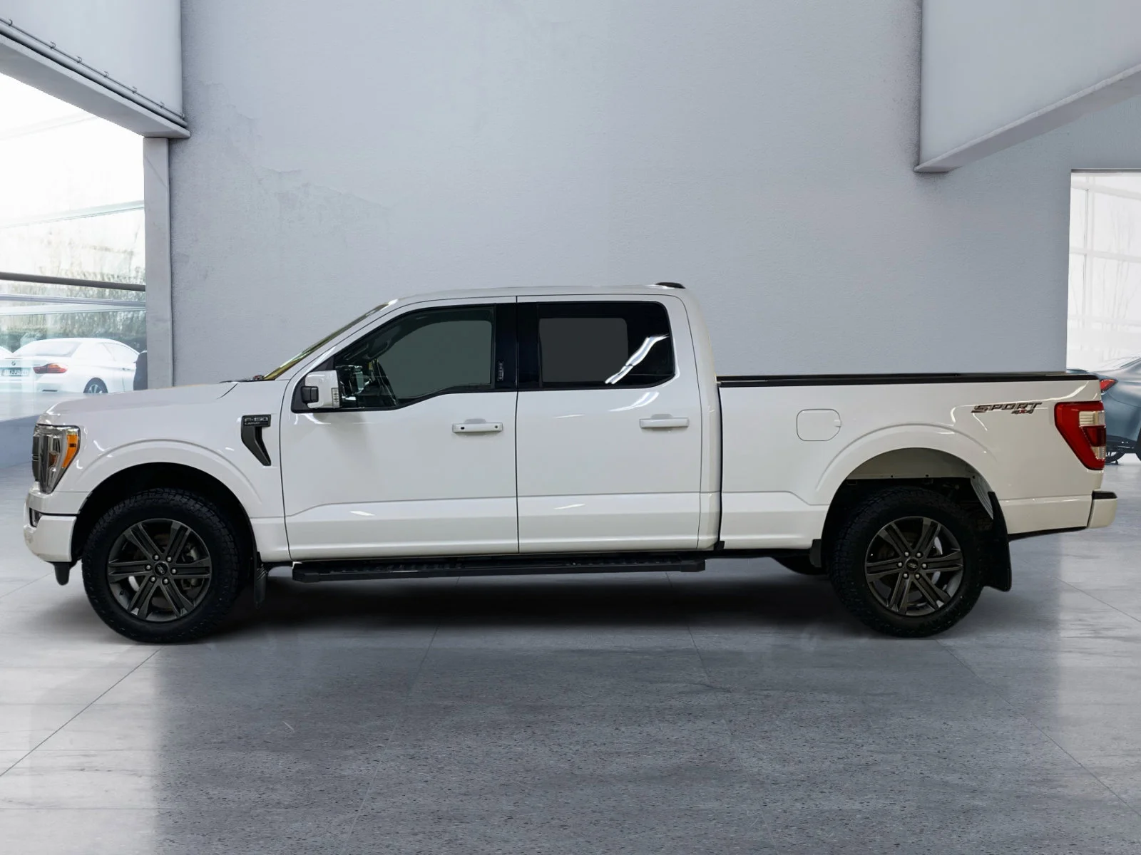 Used 2022 White Ford Lariat SuperCrew image 2