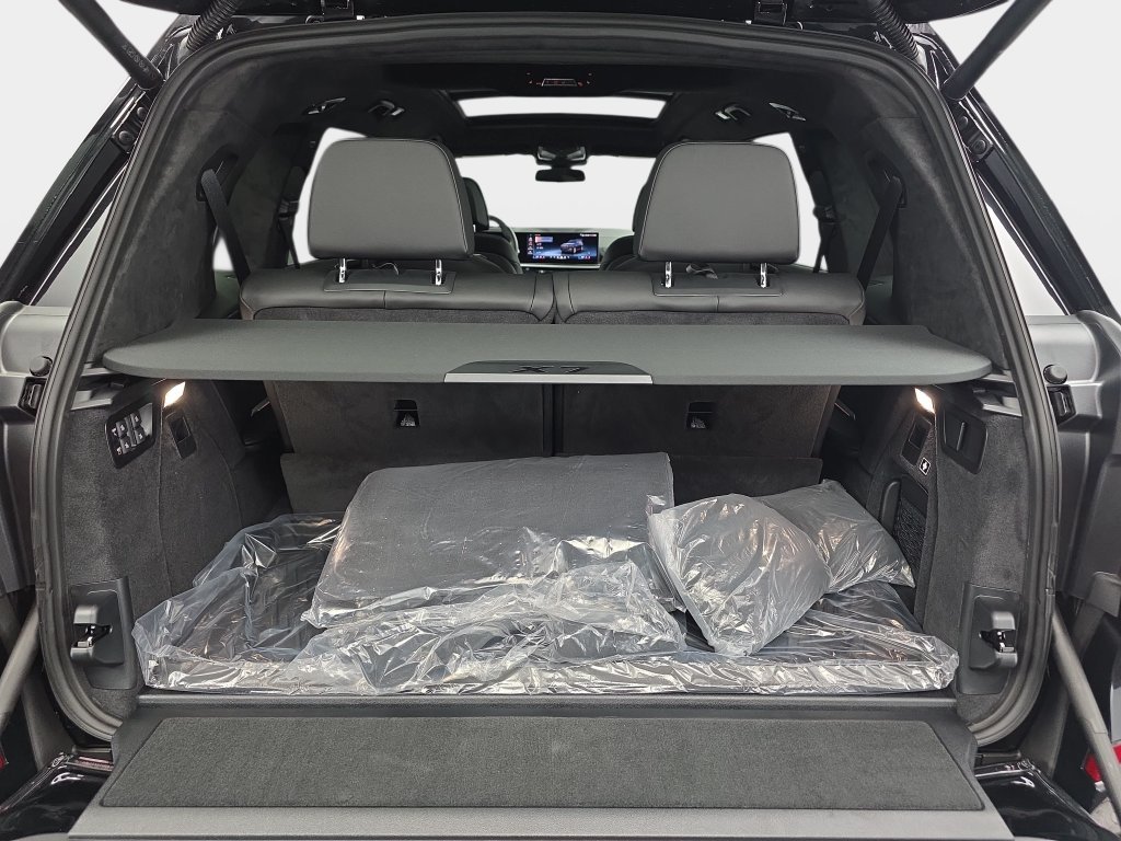 New 2027 Black Sapphire Metallic BMW xDrive40i image 13