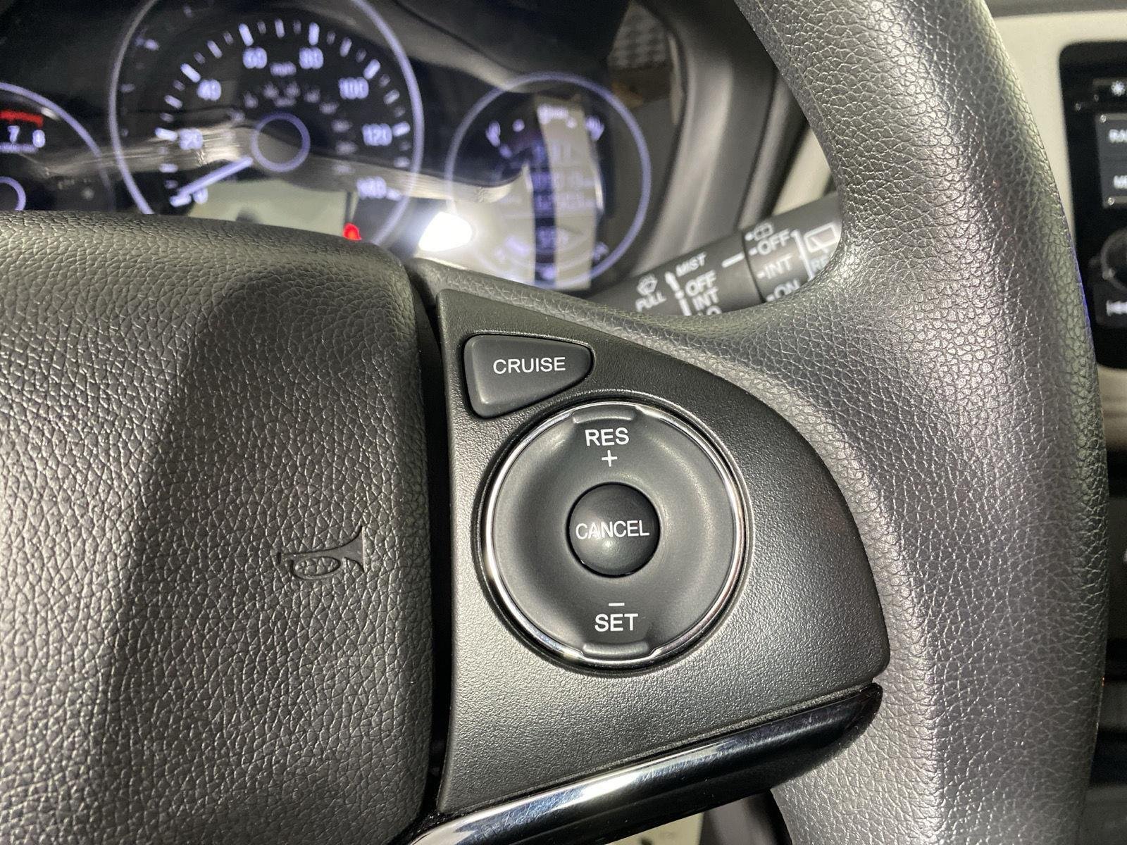 Used 2019 Platinum White Pearl Honda LX image 17