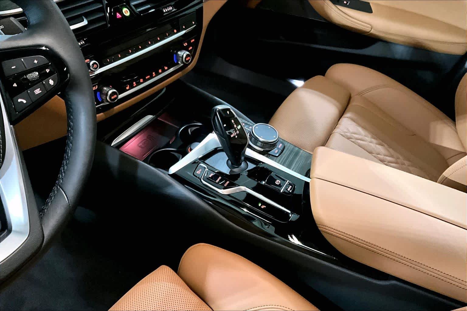 Used 2023 Aventurin Red Metallic BMW 530i xDrive image 32