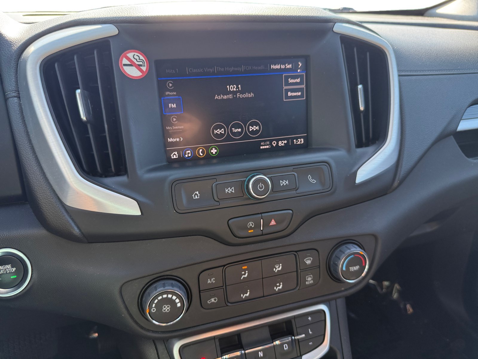 Used 2024 Summit White GMC SLE image 12