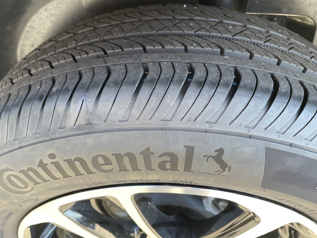 Used 2024 Gray Chevrolet LT image 30