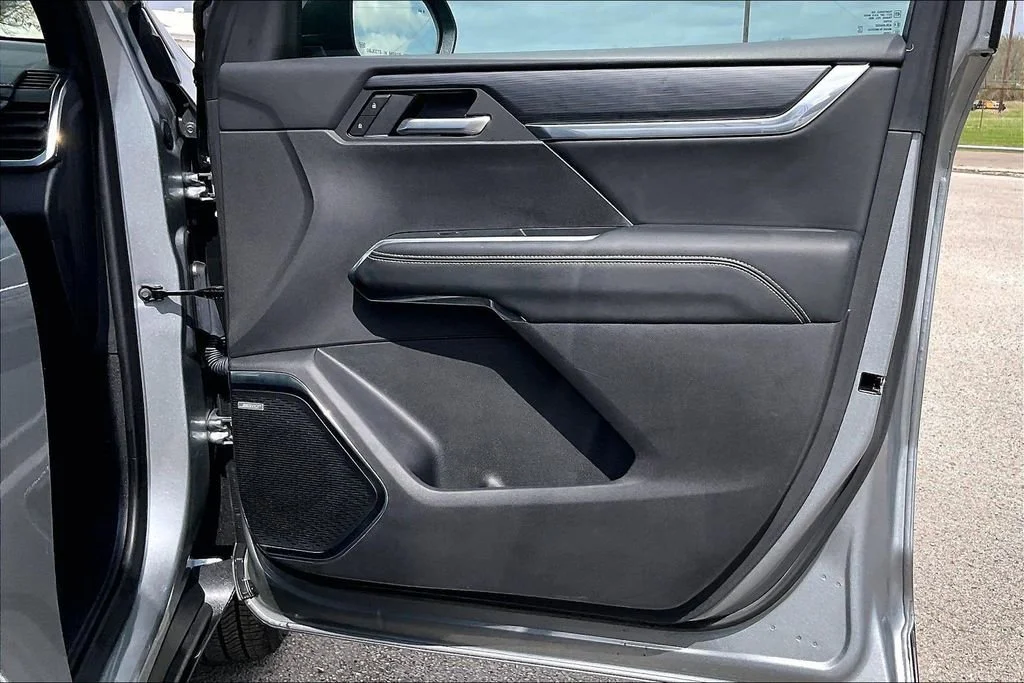 2025 GMC Acadia Elevation - Photo 28