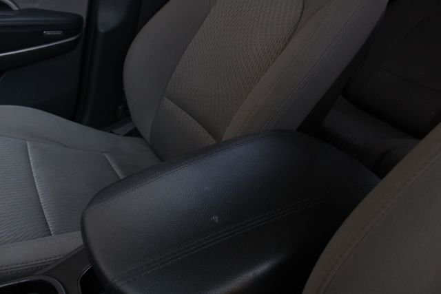Used 2015 Silver Hyundai Base image 17