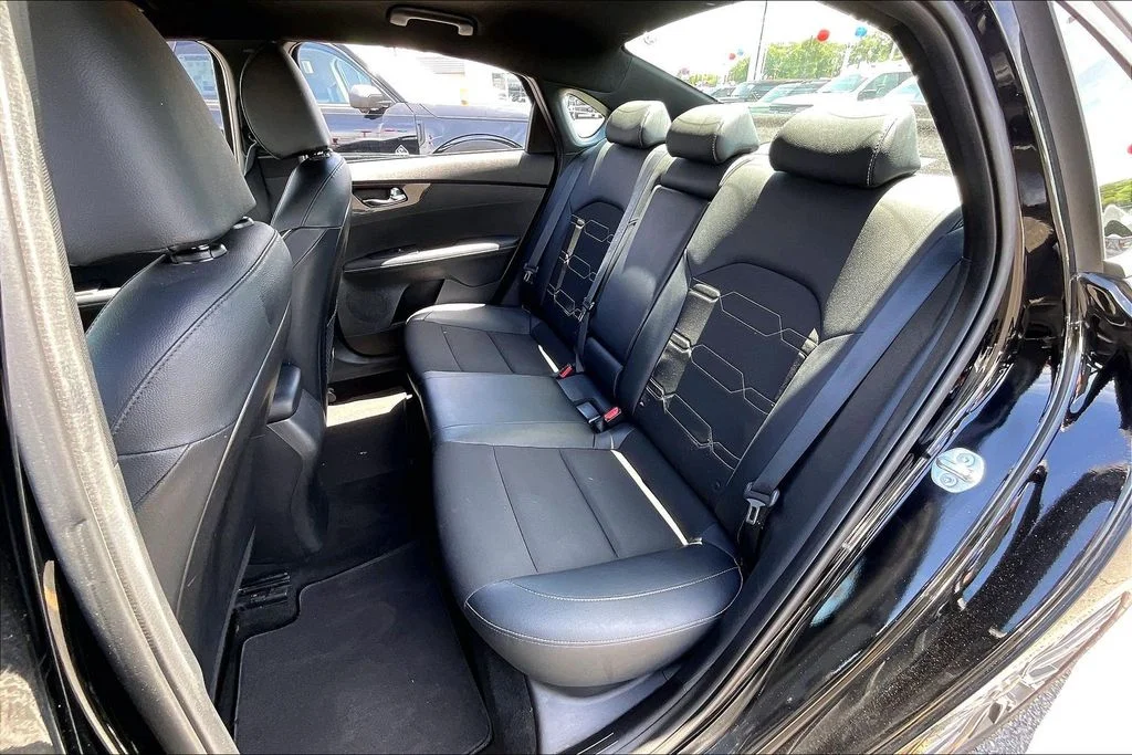 Used 2023 Aurora Black Pearl Kia GT-Line image 25
